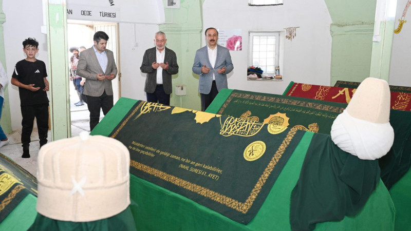 Sinan Dede ve Hatip Dede türbelerinde aşure geleneği yaşatıldı