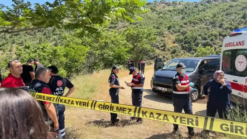 Isparta Eğirdir’de otomobilde 2 genç ölü bulundu.