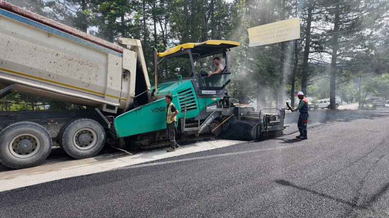 Gölcük Tabiat Parkı ile Dere Mahallesi arasındaki yol asfaltlanıyor
