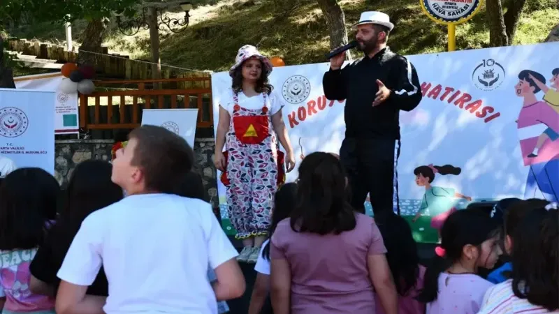 Isparta'da koruyucu aile günü kutlandı