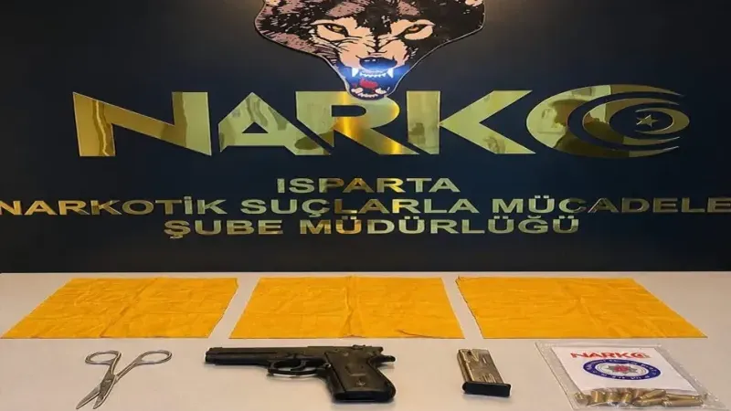 Isparta’da Uyuşturucu Operasyonu: Muhtar ve Bir Şüpheli Tutuklandı