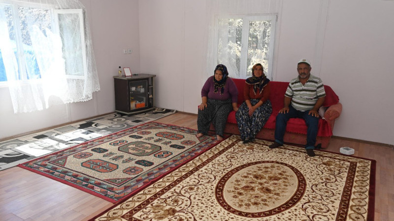 Aksu Yaka Köyü’ndeki Altınbaş ailesine gönülleri ısıtan destek.