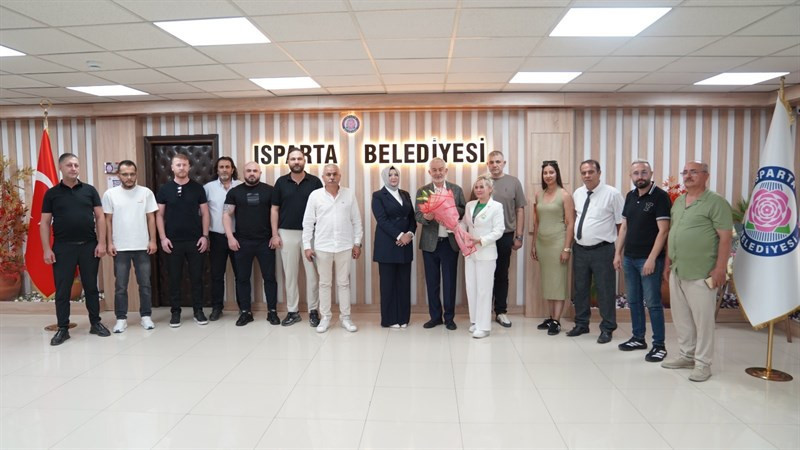 Isparta 32 Spor'un Yeni Yönetiminden Başkan Başdeğirmen'e Ziyaret